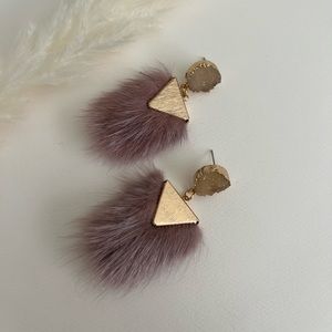 Elegant Dusty Pink Feather Dangle Earrings - Boho Chic Stylish Earrings